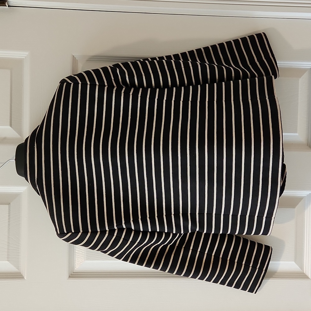 Tailored Short Jacket - image 4